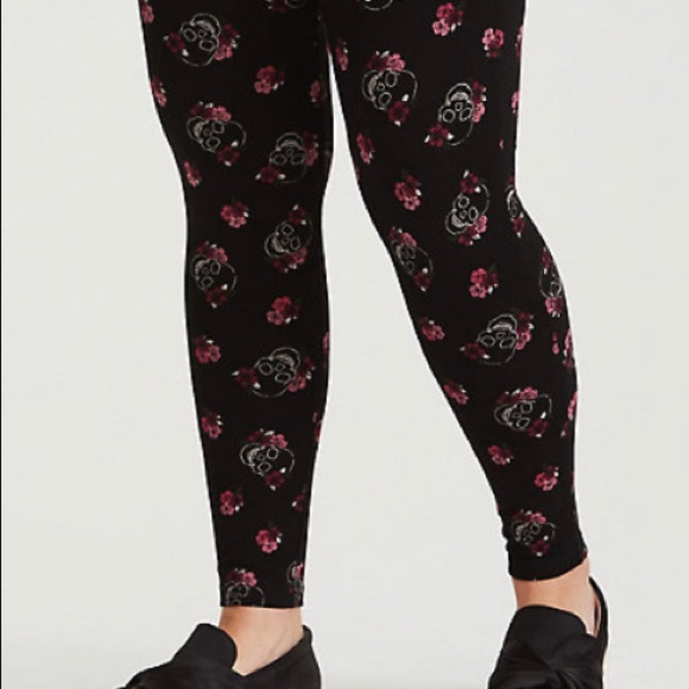 Torrid Black Romance Skull Leggings